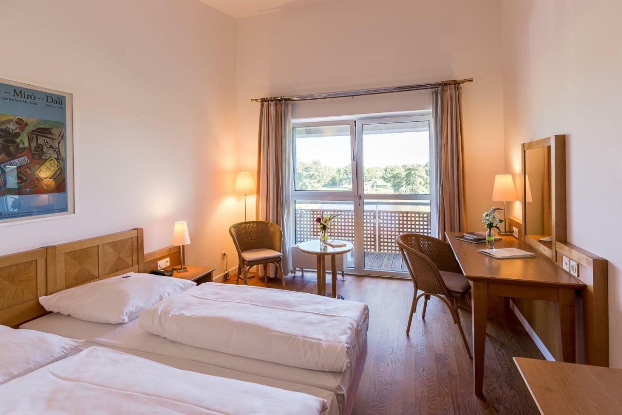 Golfhotel & Restaurant Lindenhof Бад-Фільбель Екстер'єр фото